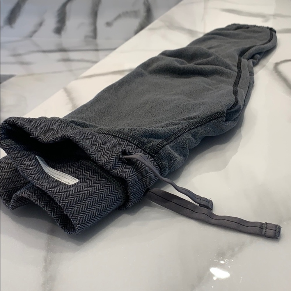 Ivivva size 7 Sherpa lined sweats!